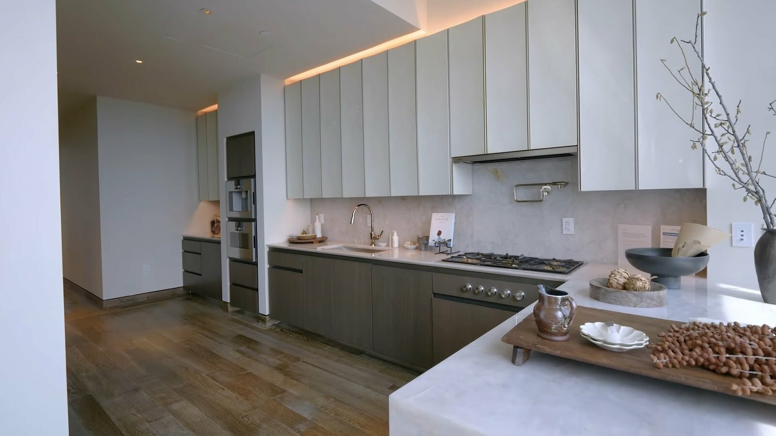 Modular Kitchen Inside Billionaires Penthouse Modern